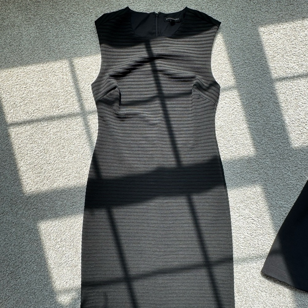 Banana Republic Black Ribbed Midi Dress Size: 4